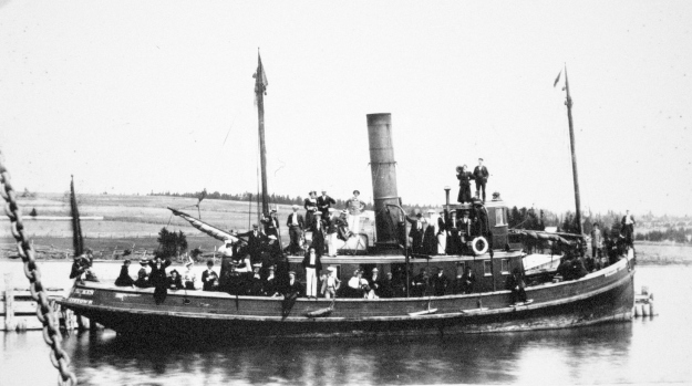 The William Aitken with an excursion party aboard, probably somewhere up the Hllsborough River
